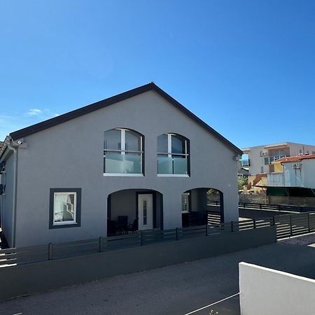 ויר Apartmani Ivano מראה חיצוני תמונה
